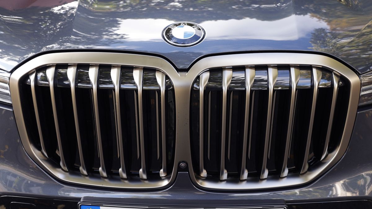 BMW vymyslelo billboardy s personalizovanou reklamou, nyní couvá